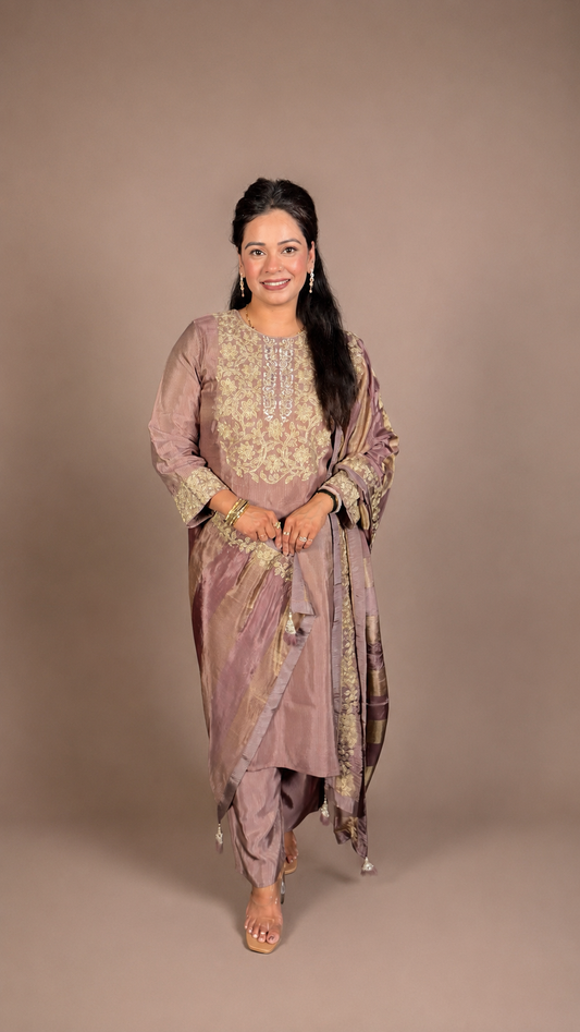 "VAMIKA"- Dusty Mauve Zari Luxe Suit Set