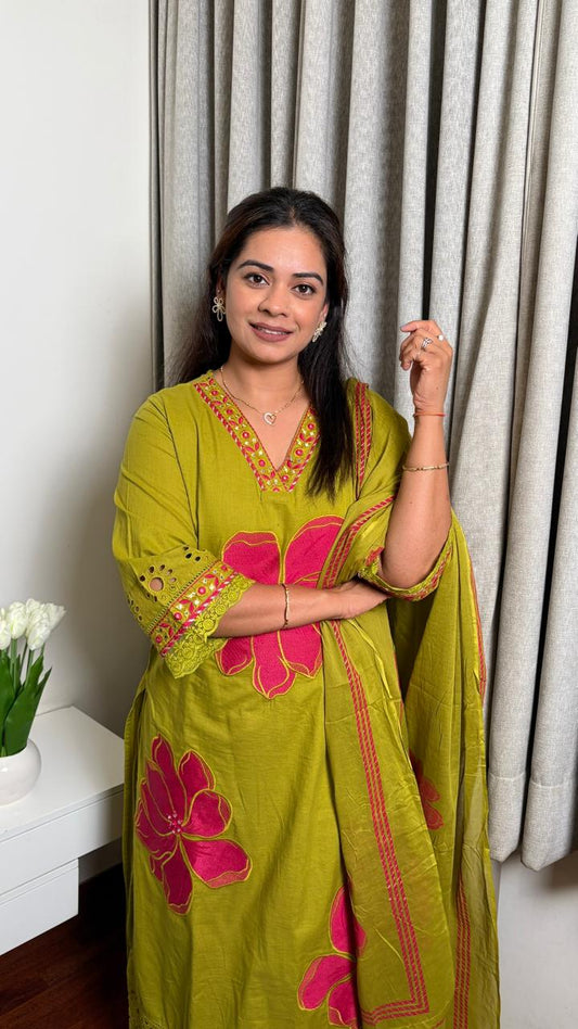 "Daisy"- Green Floral Kurta Set with Dupatta